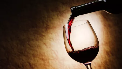 Red wine glass wallpaper