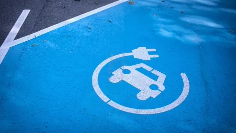 Ev