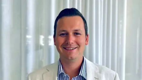 Thomas mackenzie headshot